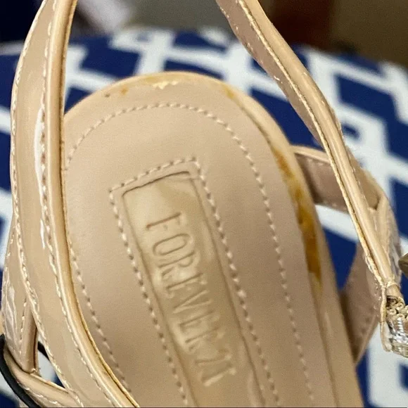 Nude patent strappy heeled sandals - Picture 12 of 13